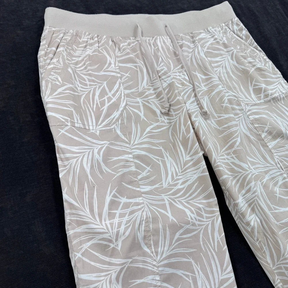 Palm Rio Womens 1X Tropical Palm Leaf Print Cropped Capri Pants Beige White - Picture 4 of 11